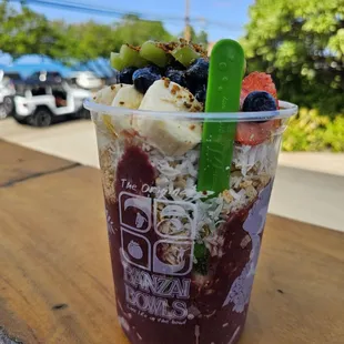 Banzai Bowl with Apple juice