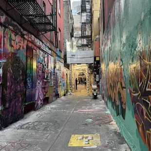 Back Alley leading to Freeman's