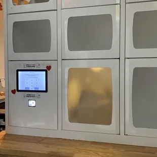 Really unique hot food pick up lockers