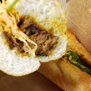 Pulled Pork Banh Mi