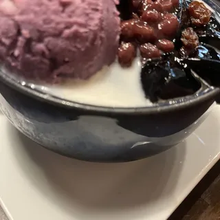 Taro Taro w/Milk Shaved Ice