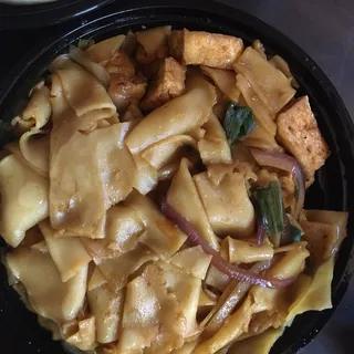 Cantonese Style Flat Noodles