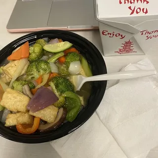 Mixed Vegetables w/Fried Tofu in White Sauce