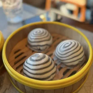 Vegan black sesame, the filling can be improved