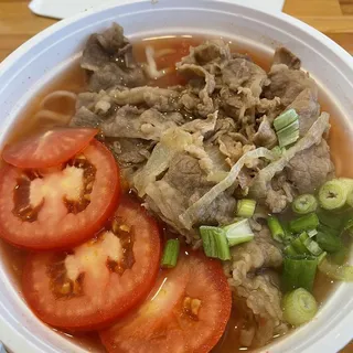 D4 Beef Noodle in Tomato Soup