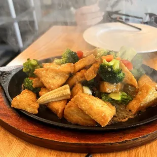 H33.Sizzling Tofu w. Veggie