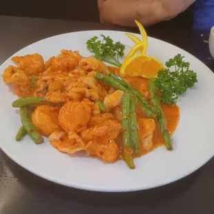 Chicken and shrimp with Thai sauce