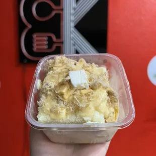 Bánh Bông Lan Sốt Phô Mai Chà Bông