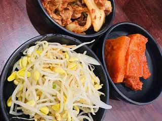 Moo Bong Ri Korean Soul Food 무봉리 순대국