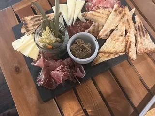 Gander Taphouse