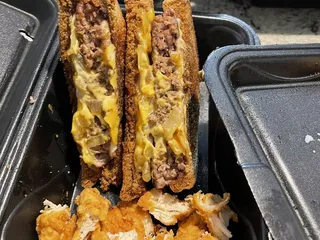 Sidelines Sports Eatery & Pub