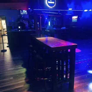 Bar tables