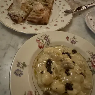 Bianco flatbread &amp; gnocchi with truffle (a must-order!)