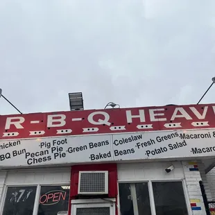 ows the front of the restaurant