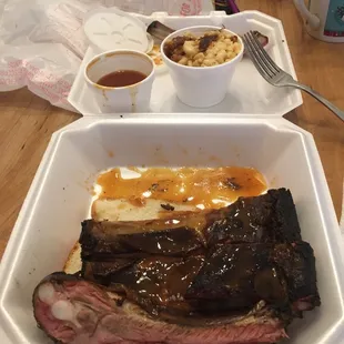 Ribs and smoked Mac and cheese with honey vanilla bbq sauce