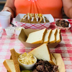 Kids Meal - Brisket / Mac &amp; Cheese Complimentary Bread