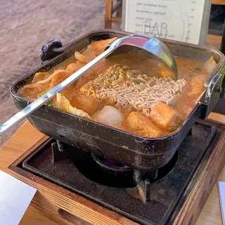 Mini Hot Pot with Curry Soup