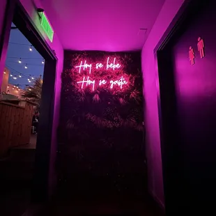 hoy se bebe, hoy se gasta sign ( picture area )