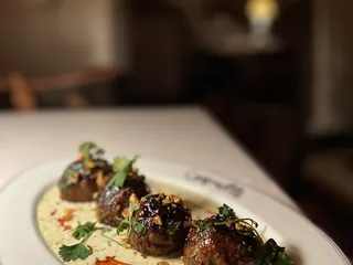 Lily's Bar Pizza Patio