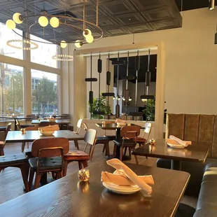 How beautiful is the dining space during golden hour! Perfect for taking pictures