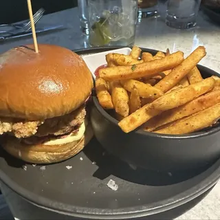FRIED CHICKEN SANDWICH