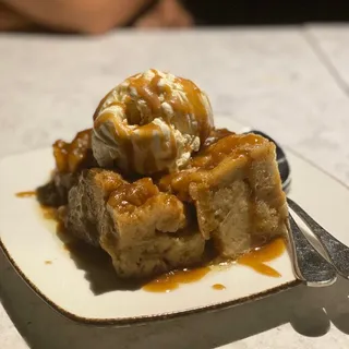 Cinnamon Roll Bread Pudding