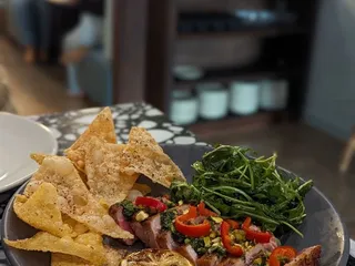 Tiny Bubbles Wine Bar