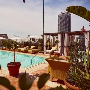 Bar Clara welcomes guests and locals alike with an approach to food and beverage that is refined yet easy, and well-rooted in...