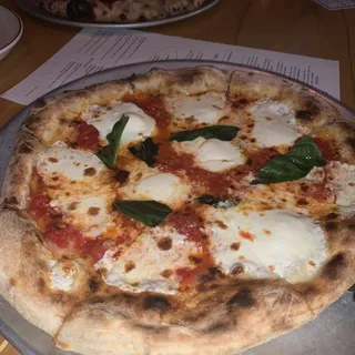 Margherita Pizza*
