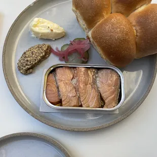 Smoked salmon tin