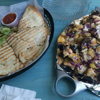 Island Nachos with Seafood