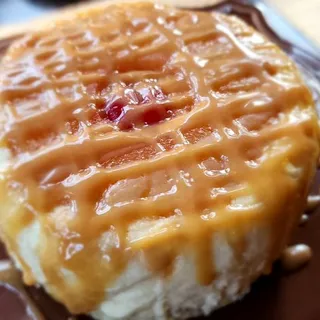 Pineapple Upside Down Cake Cheesecake