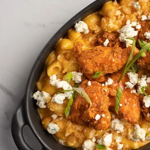 a dish of macaroni and cheese