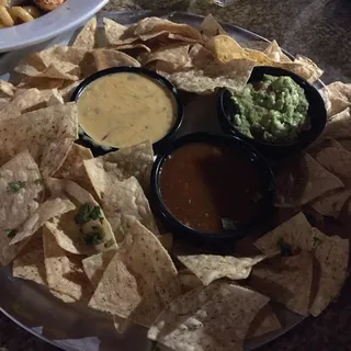 Trio Dips & Chips