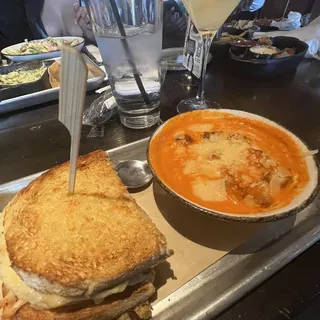 Creamy Tomato Basil Soup