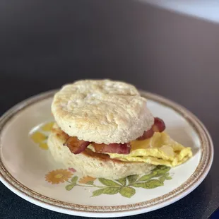 Bacon, egg and cheese biscuit (brunch)