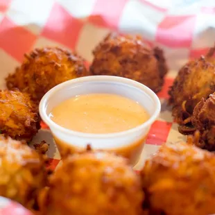 food, chicken wings and fried chicken