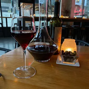 Delicious! Love the small bites and the wine...