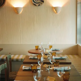 sushi and sashimi, interior