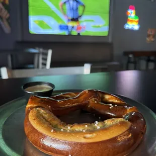 Pretzel with Cheese Dip