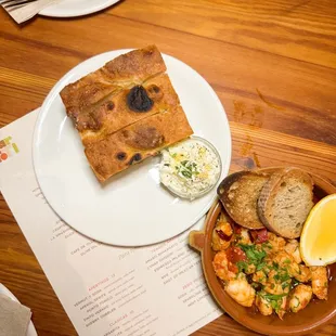 Shrimp and foccacia