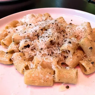 Rigatoni Cacio e Pepe