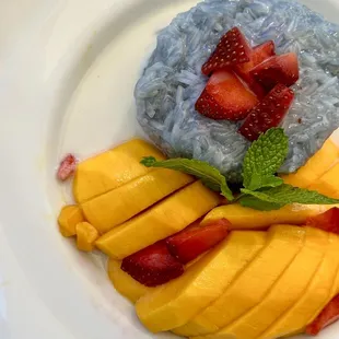 My first ever mango sticky rice did NOT disappoint.
