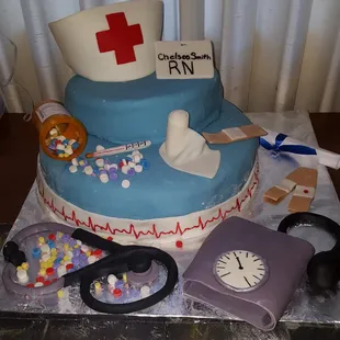 RN Graduation Cake