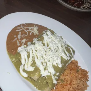 Enchiladas with green sauce