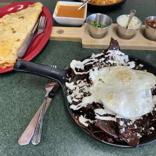 Chilaquiles De Mole Chilaquiles De rojo Quesadilla De Birria