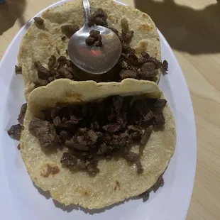 Delicious flavor to the tortilla &amp; the carne asada!