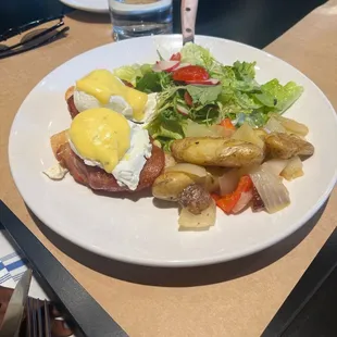 Smoked Salmon Eggs Benedict