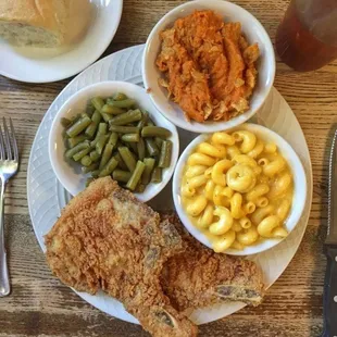 fried chicken, macaroni, and green beans