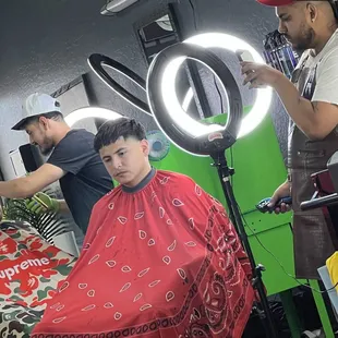 Barber GQ blends and Eric showcasing work